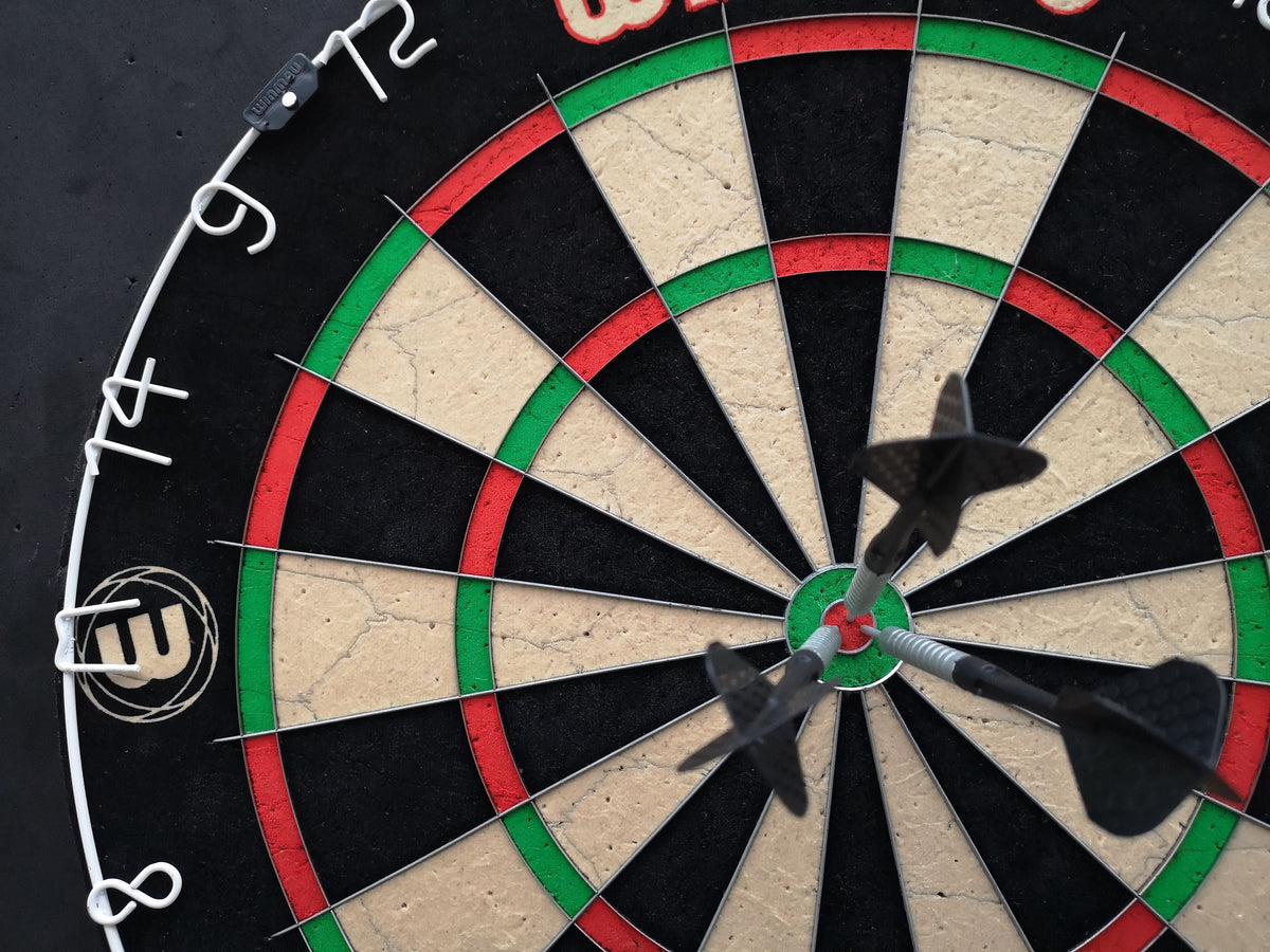 Dartscheibe aufhängen