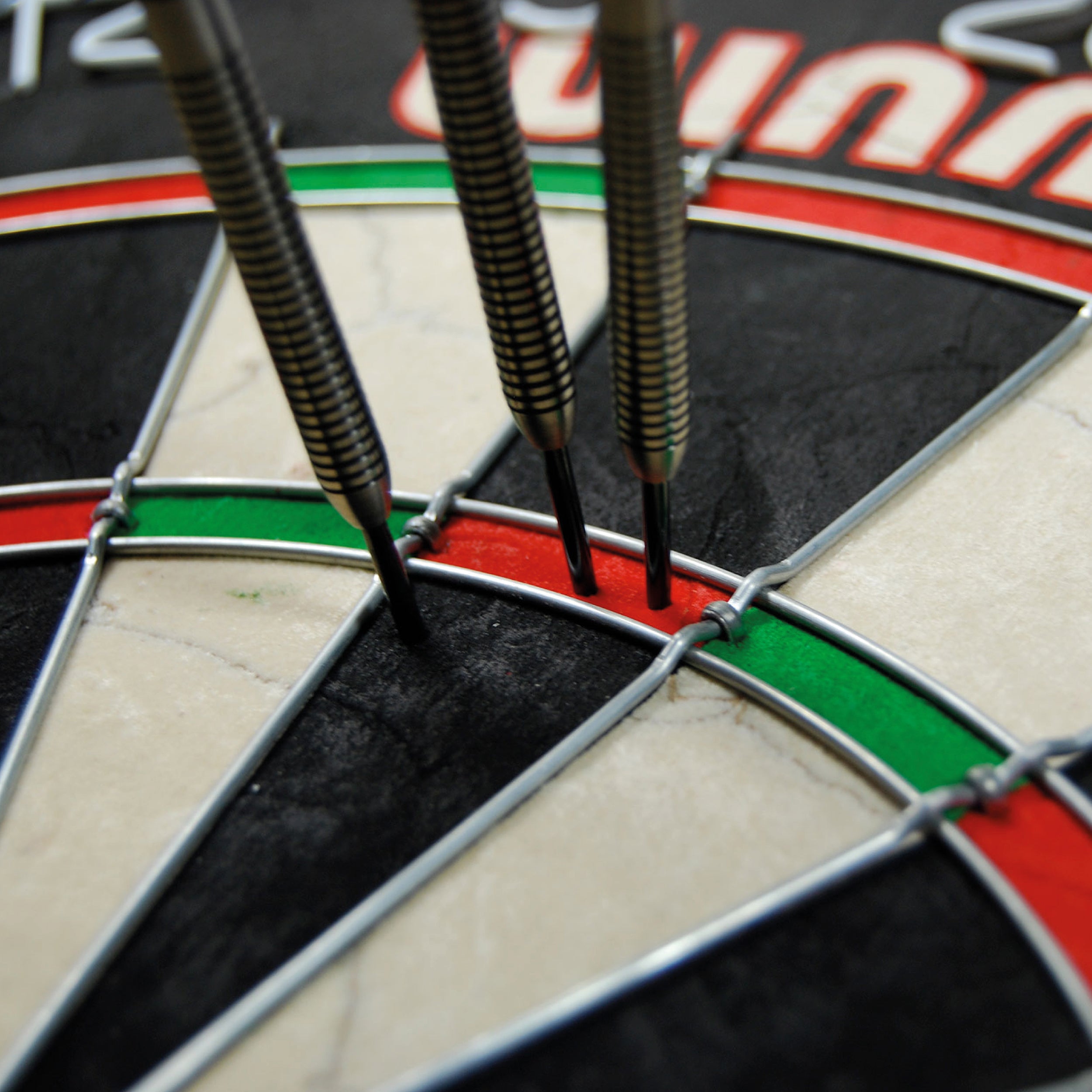 Winmau - Dartboard - PRO-SFB im Set inkl. 2 Satz Winmau Steeldarts